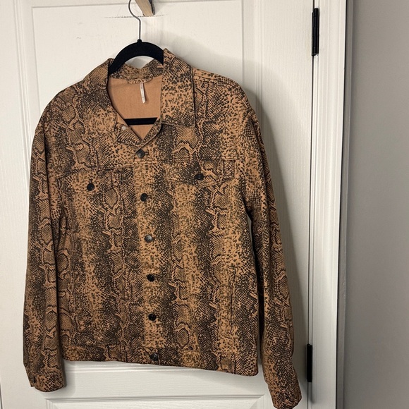 Free People Tan Snake Print Jean Jacket. NWOT - Picture 2 of 7